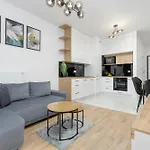 Kotsisa With Parking By Renters