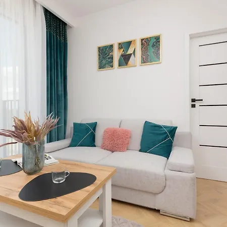 Kotsisa With Parking By Renters * Warszawa