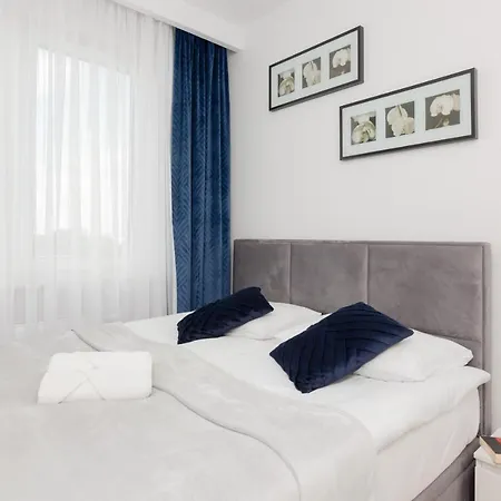 Apartment Kotsisa With Parking By Renters