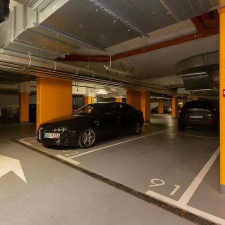 Apartment Kotsisa With Parking By Renters