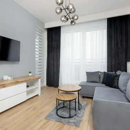 Kotsisa With Parking By Renters Apartment Warsaw