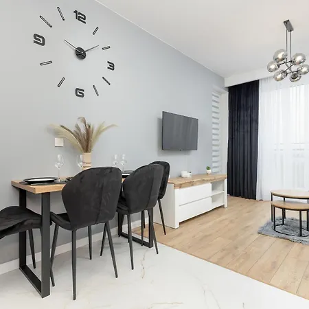 Kotsisa With Parking By Renters Apartment Warsaw