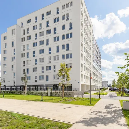 Kotsisa With Parking By Renters *