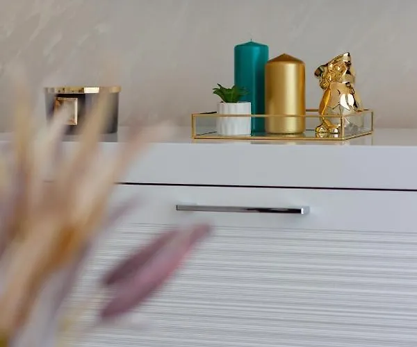 Kotsisa With Parking By Renters * Varsó