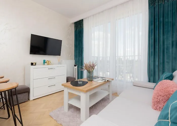 Kotsisa With Parking By Renters