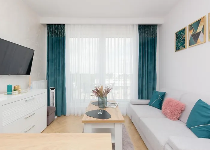 Kotsisa With Parking By Renters * Varsó