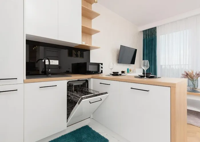 Apartman Kotsisa With Parking By Renters Varsó