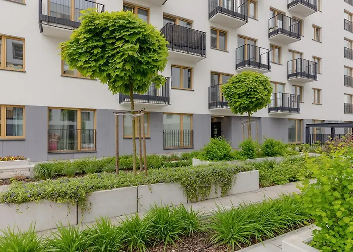 Kotsisa With Parking By Renters * Varsó