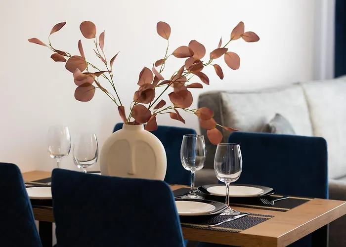 Kotsisa With Parking By Renters