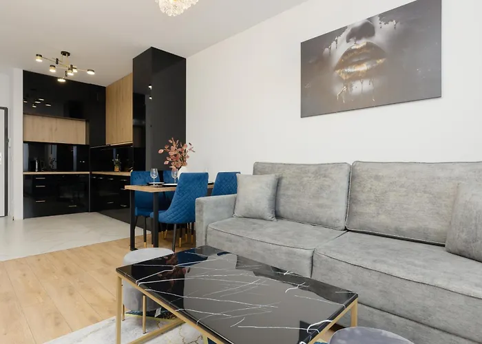 Kotsisa With Parking By Renters Apartman Varsó