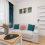 Kotsisa With Parking By Renters * Warschau