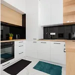 Apartment Kotsisa With Parking By Renters *
