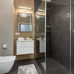 Apartment Kotsisa With Parking By Renters