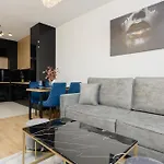 Kotsisa With Parking By Renters Apartment Warschau