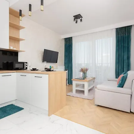 Kotsisa With Parking By Renters *