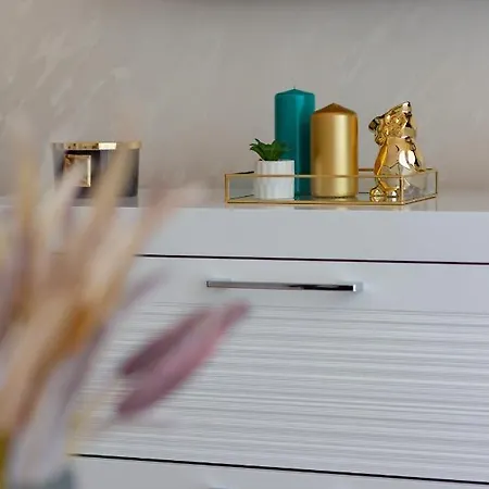 Kotsisa With Parking By Renters * Varsovia