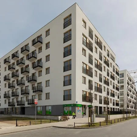 Kotsisa With Parking By Renters *