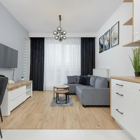 Kotsisa With Parking By Renters Apartamento