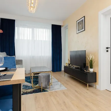 Kotsisa With Parking By Renters Apartamento *